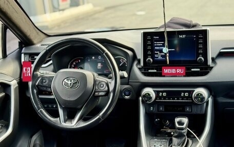 Toyota RAV4, 2021 год, 3 300 000 рублей, 11 фотография