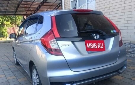 Honda Fit III, 2018 год, 1 350 000 рублей, 2 фотография