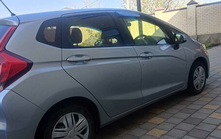 Honda Fit III, 2018 год, 1 350 000 рублей, 4 фотография