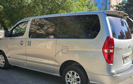 Hyundai Grand Starex Grand Starex I рестайлинг 2, 2008 год, 1 099 000 рублей, 2 фотография