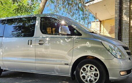 Hyundai Grand Starex Grand Starex I рестайлинг 2, 2008 год, 1 099 000 рублей, 3 фотография