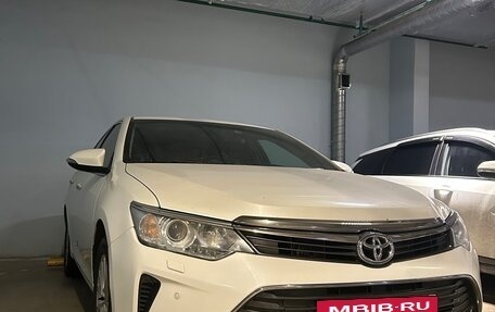 Toyota Camry, 2015 год, 1 800 000 рублей, 2 фотография