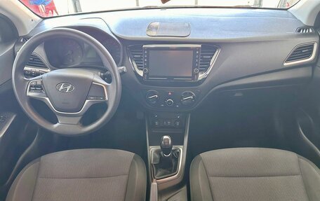 Hyundai Solaris II рестайлинг, 2017 год, 1 319 900 рублей, 10 фотография