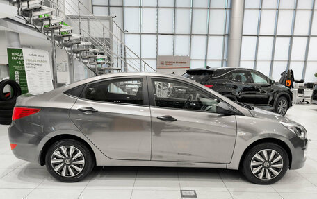 Hyundai Solaris II рестайлинг, 2015 год, 800 000 рублей, 8 фотография