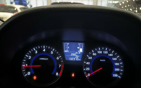 Hyundai Solaris II рестайлинг, 2015 год, 800 000 рублей, 17 фотография