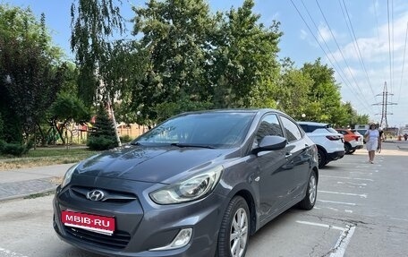 Hyundai Solaris II рестайлинг, 2012 год, 710 000 рублей, 1 фотография