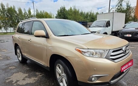 Toyota Highlander III, 2011 год, 1 800 000 рублей, 3 фотография