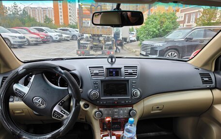 Toyota Highlander III, 2011 год, 1 800 000 рублей, 9 фотография