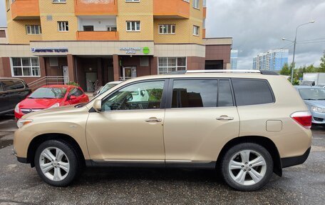 Toyota Highlander III, 2011 год, 1 800 000 рублей, 8 фотография