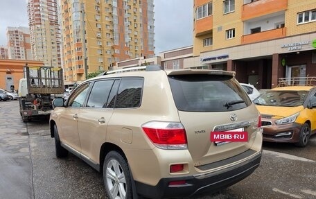 Toyota Highlander III, 2011 год, 1 800 000 рублей, 7 фотография