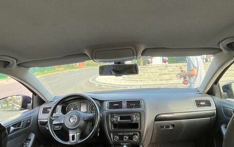 Volkswagen Jetta VI, 2011 год, 780 000 рублей, 9 фотография