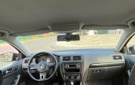 Volkswagen Jetta VI, 2011 год, 780 000 рублей, 10 фотография