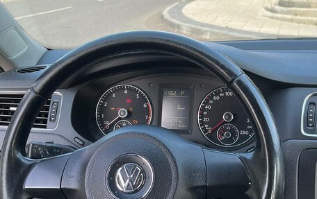 Volkswagen Jetta VI, 2011 год, 780 000 рублей, 11 фотография