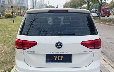 Volkswagen Touran III, 2022 год, 1 550 000 рублей, 4 фотография