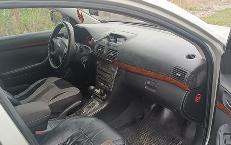 Toyota Avensis III рестайлинг, 2005 год, 850 000 рублей, 5 фотография