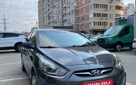 Hyundai Solaris II рестайлинг, 2012 год, 710 000 рублей, 3 фотография