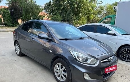 Hyundai Solaris II рестайлинг, 2012 год, 710 000 рублей, 2 фотография