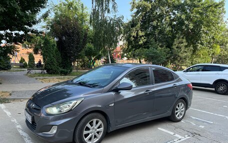 Hyundai Solaris II рестайлинг, 2012 год, 710 000 рублей, 21 фотография