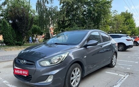 Hyundai Solaris II рестайлинг, 2012 год, 710 000 рублей, 8 фотография