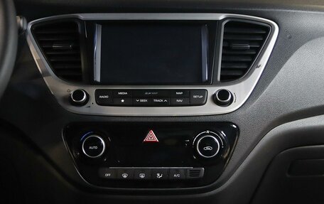 Hyundai Solaris II рестайлинг, 2018 год, 1 049 000 рублей, 10 фотография