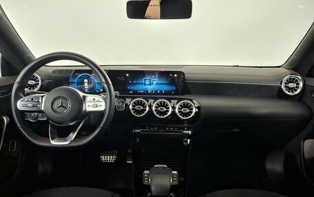 Mercedes-Benz CLA, 2020 год, 4 500 000 рублей, 13 фотография