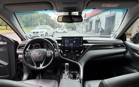 Toyota Camry, 2021 год, 2 990 000 рублей, 8 фотография
