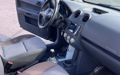 Mitsubishi Colt VI рестайлинг, 2005 год, 390 000 рублей, 13 фотография