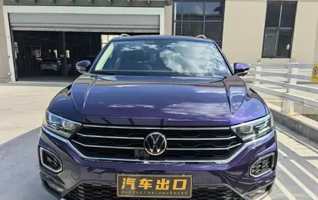 Volkswagen T-Roc I, 2022 год, 2 020 000 рублей, 2 фотография