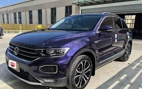 Volkswagen T-Roc I, 2022 год, 2 020 000 рублей, 3 фотография