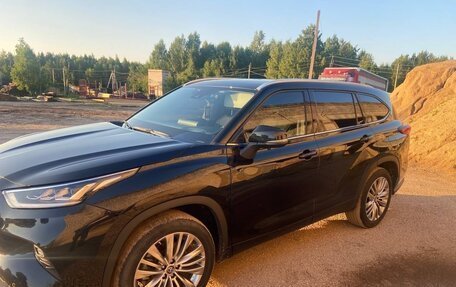 Toyota Highlander, 2024 год, 4 150 000 рублей, 3 фотография