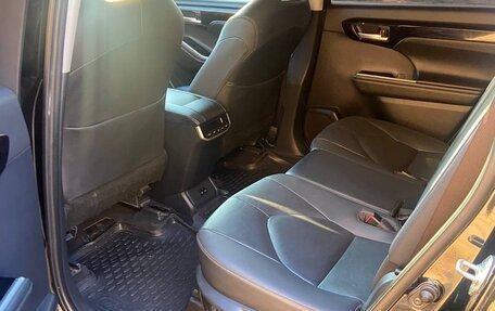 Toyota Highlander, 2024 год, 4 150 000 рублей, 13 фотография
