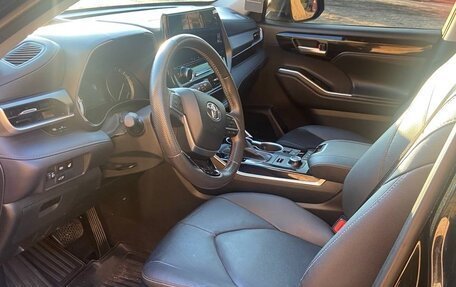 Toyota Highlander, 2024 год, 4 150 000 рублей, 14 фотография