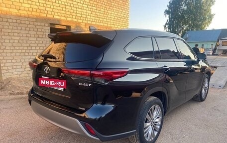 Toyota Highlander, 2024 год, 4 150 000 рублей, 4 фотография