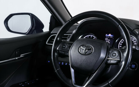 Toyota Camry, 2019 год, 2 890 000 рублей, 12 фотография