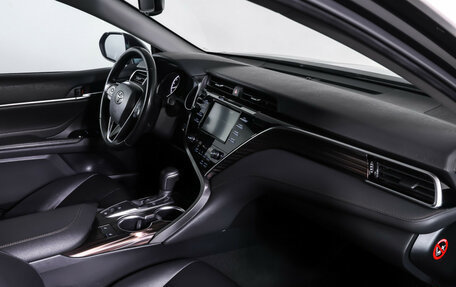 Toyota Camry, 2019 год, 2 890 000 рублей, 10 фотография