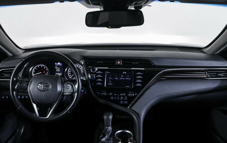 Toyota Camry, 2019 год, 2 890 000 рублей, 14 фотография