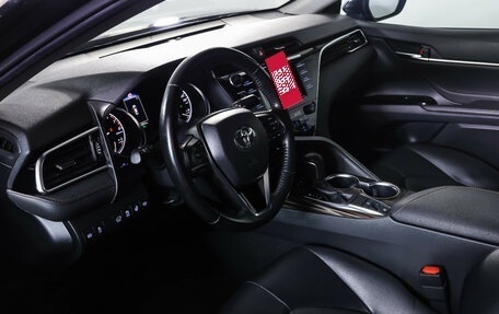 Toyota Camry, 2019 год, 2 890 000 рублей, 15 фотография