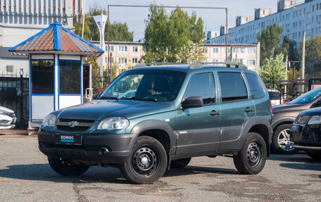 Chevrolet Niva I рестайлинг, 2015 год, 589 000 рублей, 2 фотография