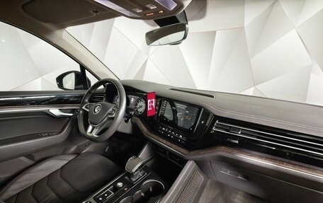 Volkswagen Touareg III, 2020 год, 4 900 000 рублей, 13 фотография
