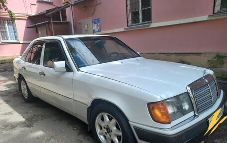 Mercedes-Benz E-Класс, 1993 год, 950 000 рублей, 7 фотография