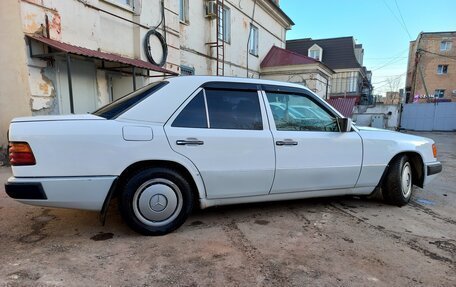Mercedes-Benz E-Класс, 1993 год, 950 000 рублей, 35 фотография