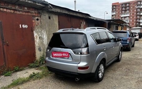 Mitsubishi Outlander III рестайлинг 3, 2008 год, 1 050 000 рублей, 2 фотография