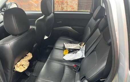 Mitsubishi Outlander III рестайлинг 3, 2008 год, 1 050 000 рублей, 28 фотография
