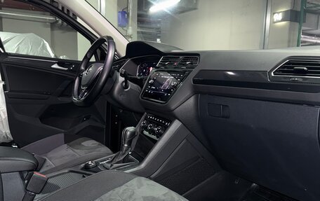Volkswagen Tiguan II, 2019 год, 3 250 000 рублей, 16 фотография
