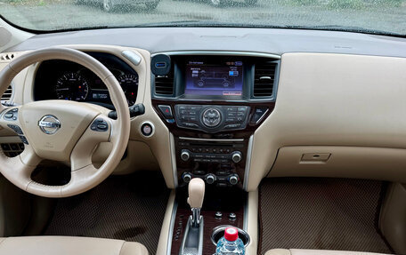 Nissan Pathfinder, 2014 год, 1 999 000 рублей, 11 фотография