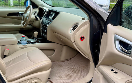 Nissan Pathfinder, 2014 год, 1 999 000 рублей, 14 фотография