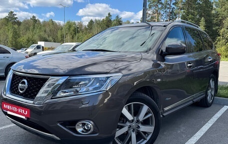 Nissan Pathfinder, 2014 год, 1 999 000 рублей, 6 фотография
