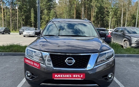 Nissan Pathfinder, 2014 год, 1 999 000 рублей, 2 фотография