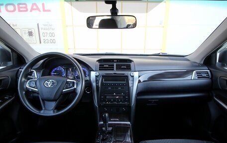 Toyota Camry, 2015 год, 1 695 000 рублей, 10 фотография