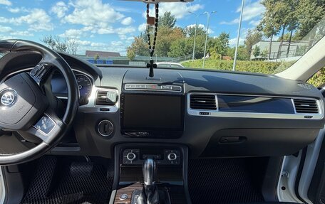 Volkswagen Touareg III, 2015 год, 2 600 000 рублей, 12 фотография